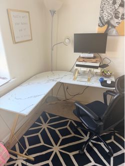 L Shaped Chair & Desk