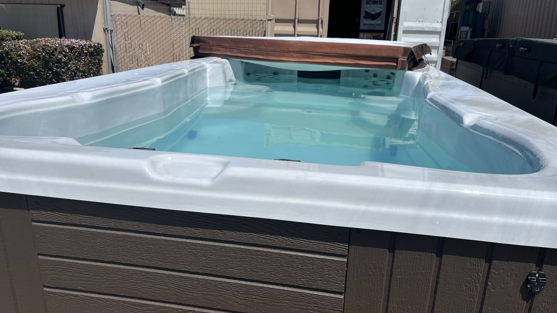 Used 2022 United Swim Spa/pool/spa 16 Foot