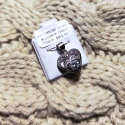 [GRA Certification Included] Moissanite/Sterling Silver Heart Pendent