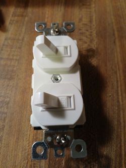 ONE POLE 2 SWITCH OUTLET