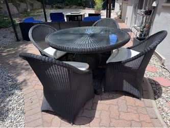 Pottery Barn Outdoor Table & Chairs
