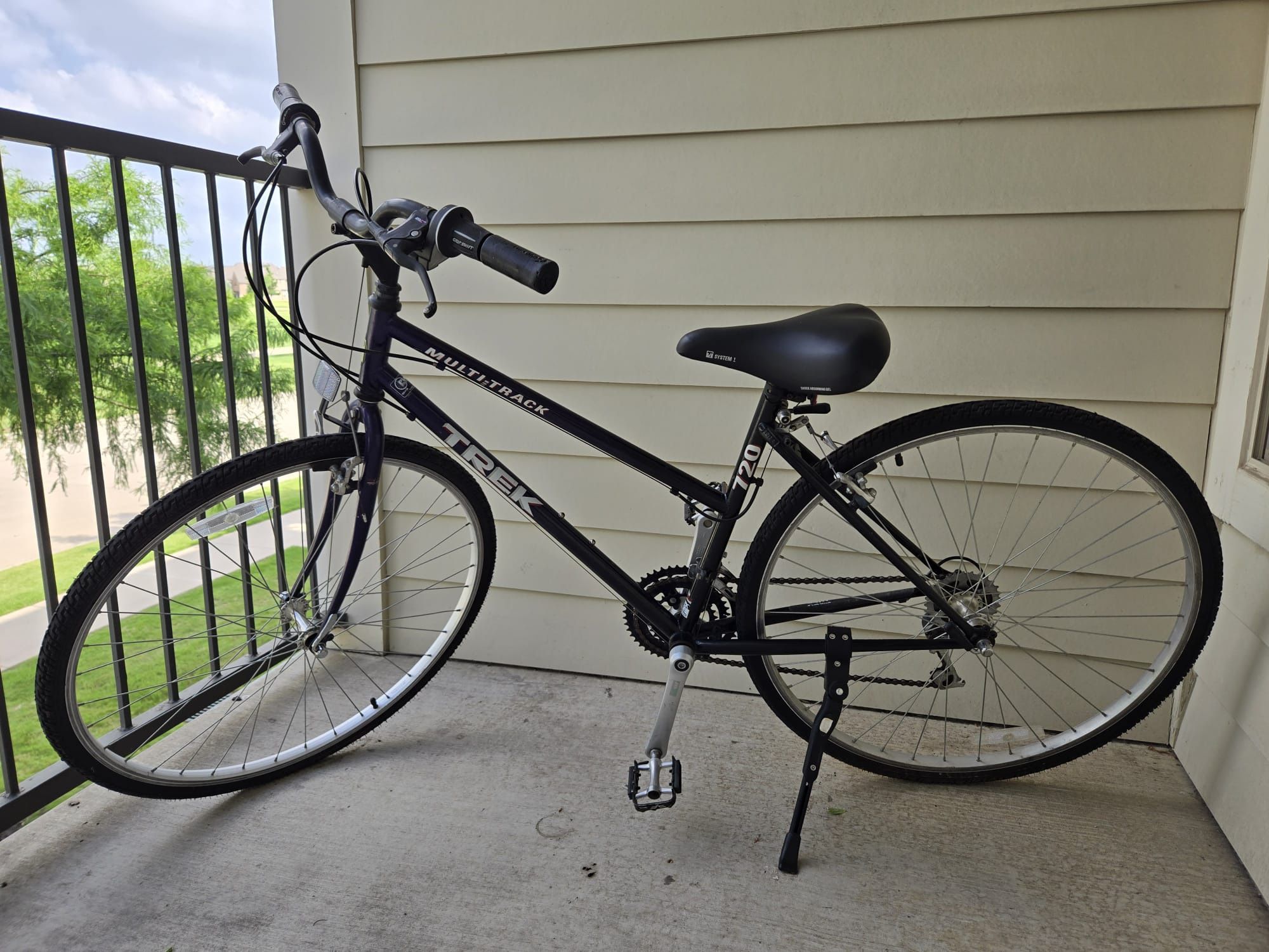 Trek Multitrack 720 Bike
