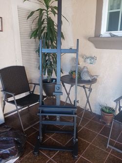 Easel
