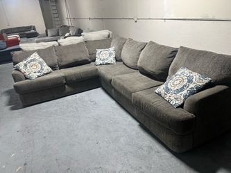 SECTIONAL COUCH SOFA