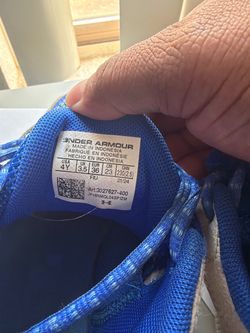 4Y Curry Under Armour boys shoes