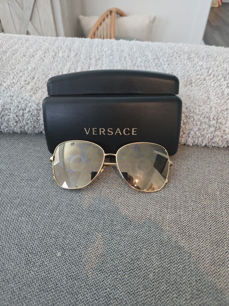 Versace 