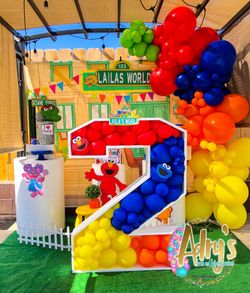 Party decor and balloons