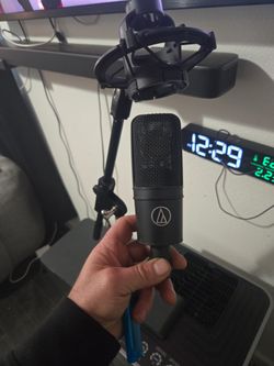 Audio-Technica AT4040 Mic With Stand