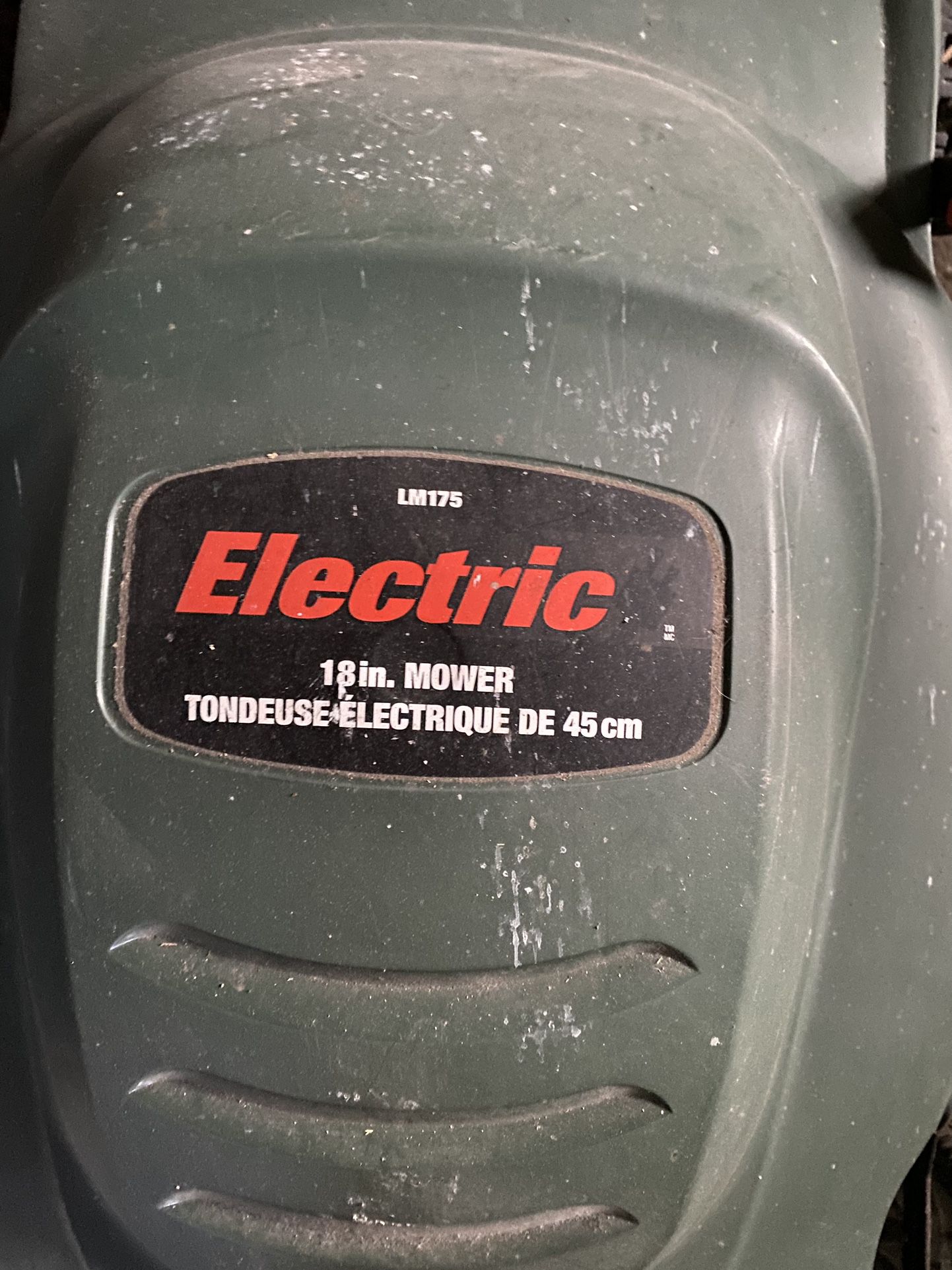 Black & Decker Electric Lawn Mower for Sale in Swampscott, MA