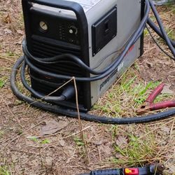 Hypertherm 600 Plasma Cutter
