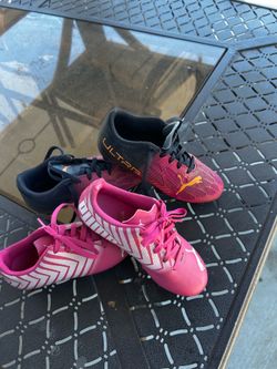 Girls soccer shoes   Size 13c and 12