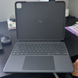 Logitech Keyboard For M4 iPad Pro 13inch