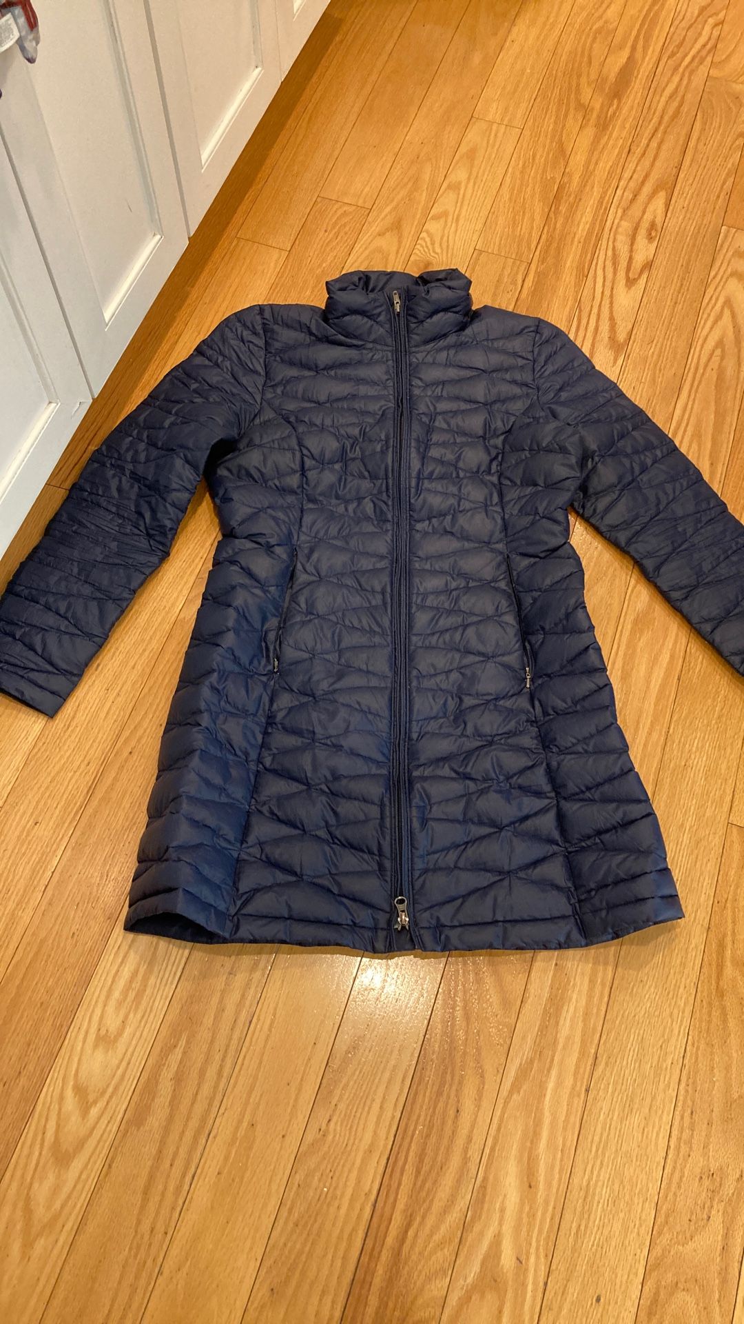 PATAGONIA WOMENS s MEDIUM
