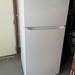 White LG refrigerator 