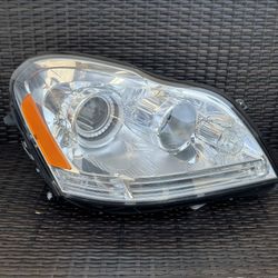 2010 2011 2012 Mercedes-Benz GL450 GL550 Right Passenger Side Xenon Headlight OEM A1(contact info removed)59