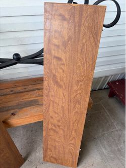 Sturdy Round Table with Sleeves