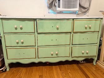 9 Drawer Dresser PLS READ DESCRIPTION