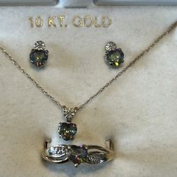 Like New In Box 10K Yellow Gold Mystic Topaz And Diamond Gift Set 