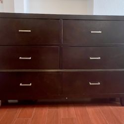 6-Drawer Dresser with Mirror