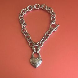 925 Sterling Silver genuine pave ‘ diamond heart ❤️ bracelet w/ toggle closure . Size 7 , 29 grams