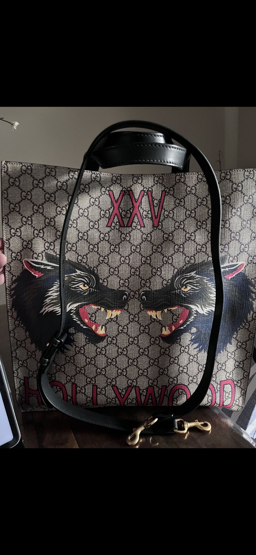 Gucci tote bag - $800