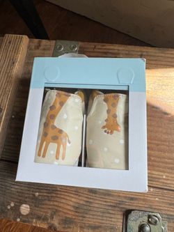 Robeez Spotted A Cutie Soft Soles in Beige NEW.
