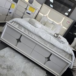 ✨️ King, Cal King, Queen Bed Frame ✨️ Furniture Sectionals, Bedrooms, Dining Avail 