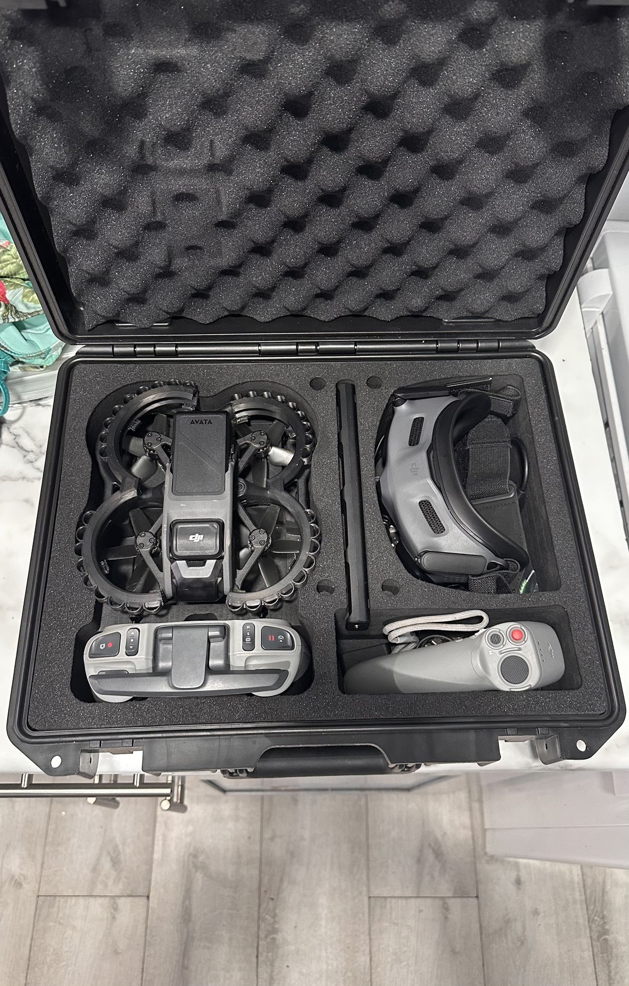 DJI Avata Explorer Combo + Avata Fly More Kit for Sale in Pompano Beach, FL  - OfferUp