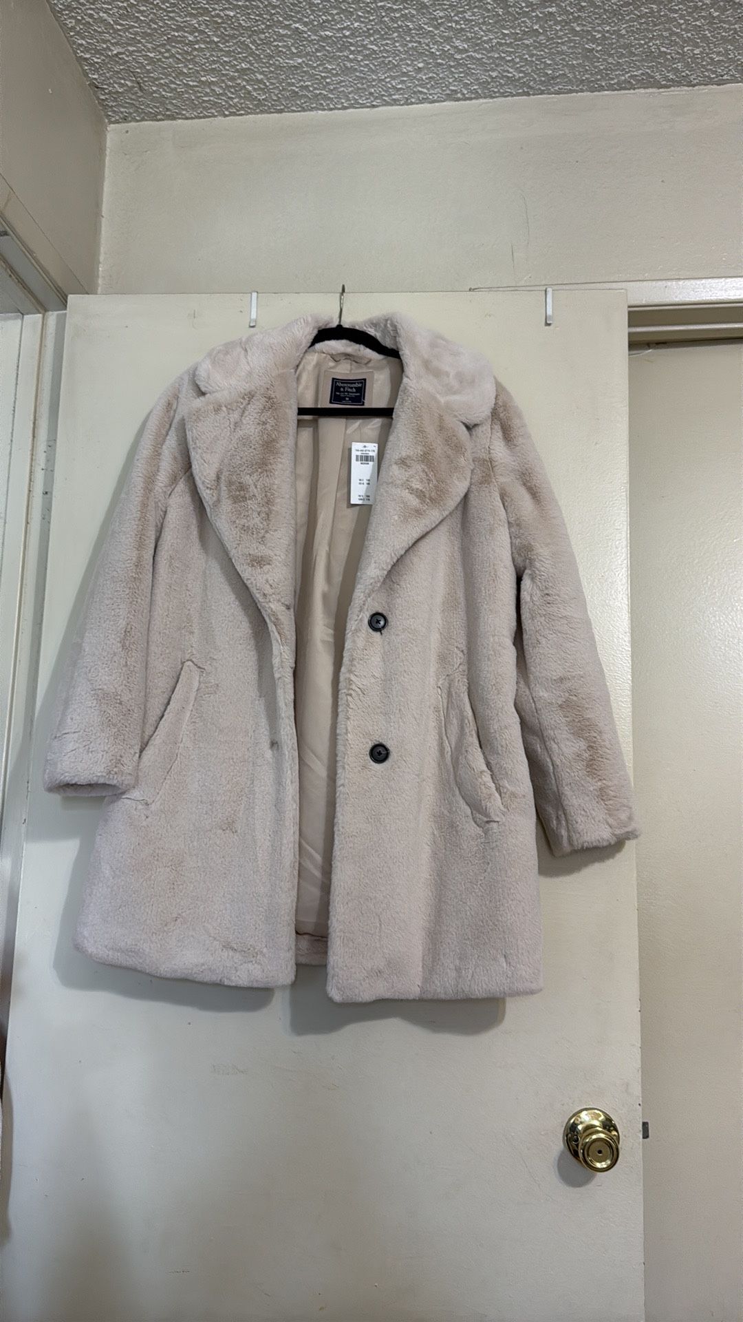 Abercrombie & Fitch Fur Coat Size M NWT