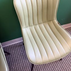 For Sale: Set of 2 Retro-Style Dining/Accent Chairs — $40 for the pair