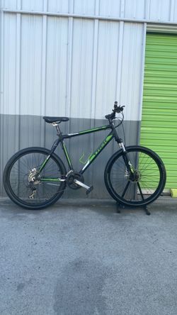 TREK MOUNTAIN BIKE