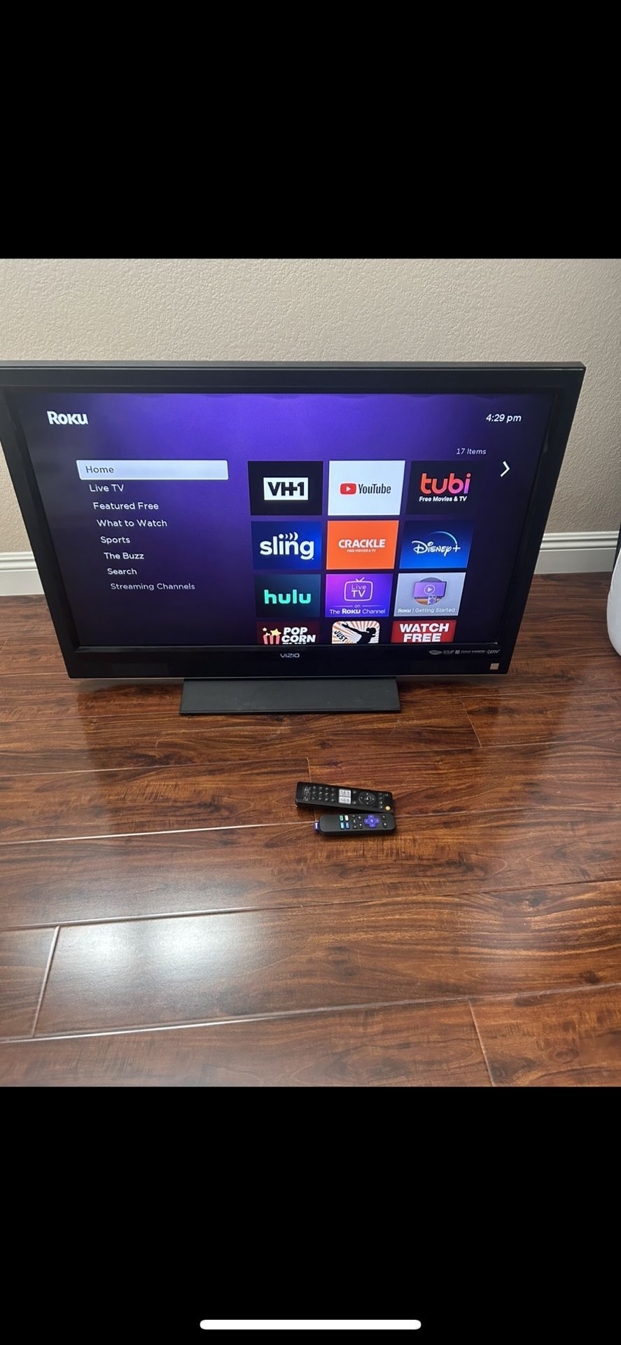 Vizio 43 Inch Tv With Remote And Roku Stick Works Great