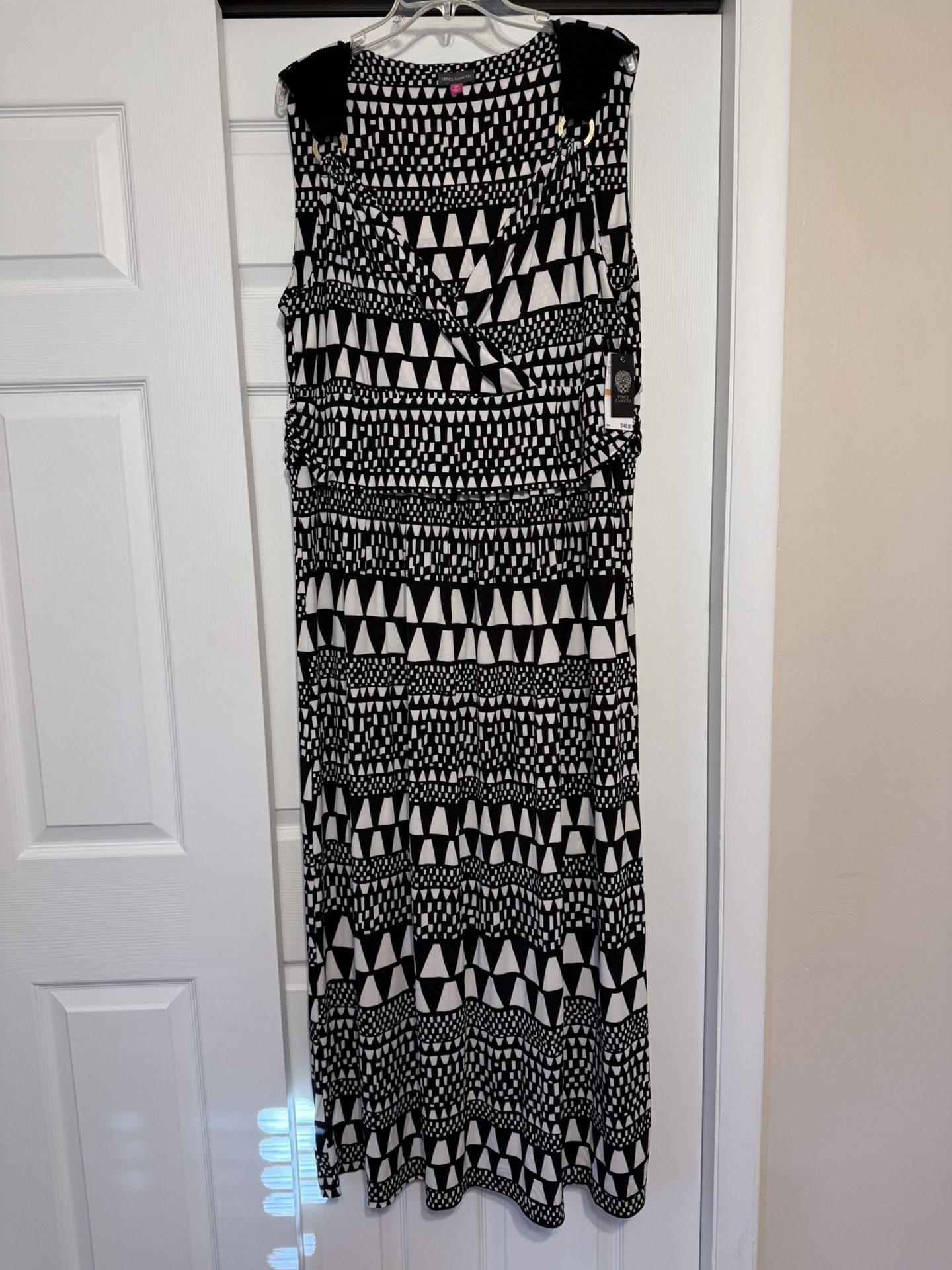 Brand New Vince Camuto Black & White Geometric Print Maxi Dress - Size 3X