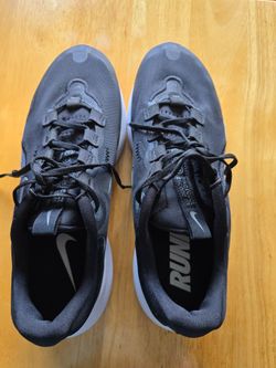 BRAND NEW!! Nike Women's React Escape Run Running Shoes CV3817-002 Size 9