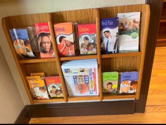 Magazine/brochure wall display
