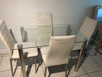 Comedor 4 personas en perfecto estado !!