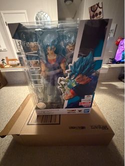 Vegito super saiyan god sh figuarts
