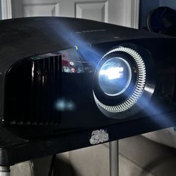 SONY 4K Projector VOL-VW665ES