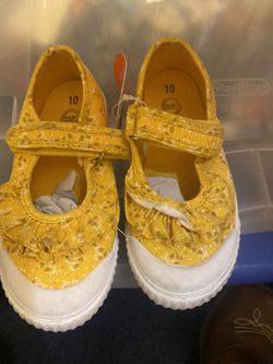 Toddler Size 10 Yellow Flat Shoes
