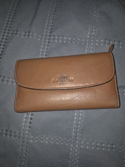 BROWN COACH WALLET 