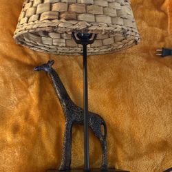 Giraffe lamp