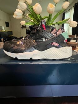 Nike Air Huarache Floral Print Sneakers