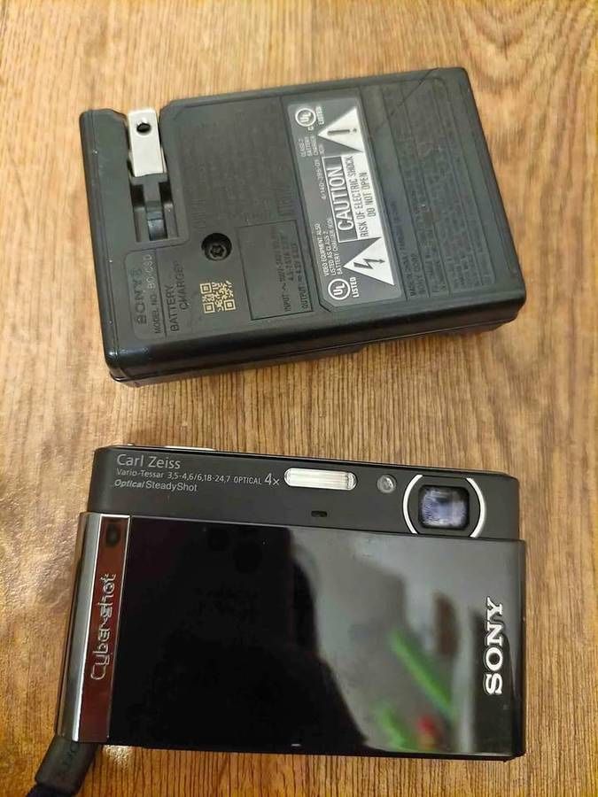Black SONY Cyber Shot DSC-T90 12.1MP Digital Camera W/ Batteries