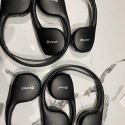 VES Uconnect Headphones(4) Remotes(2)