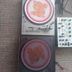 DJ Equipment 