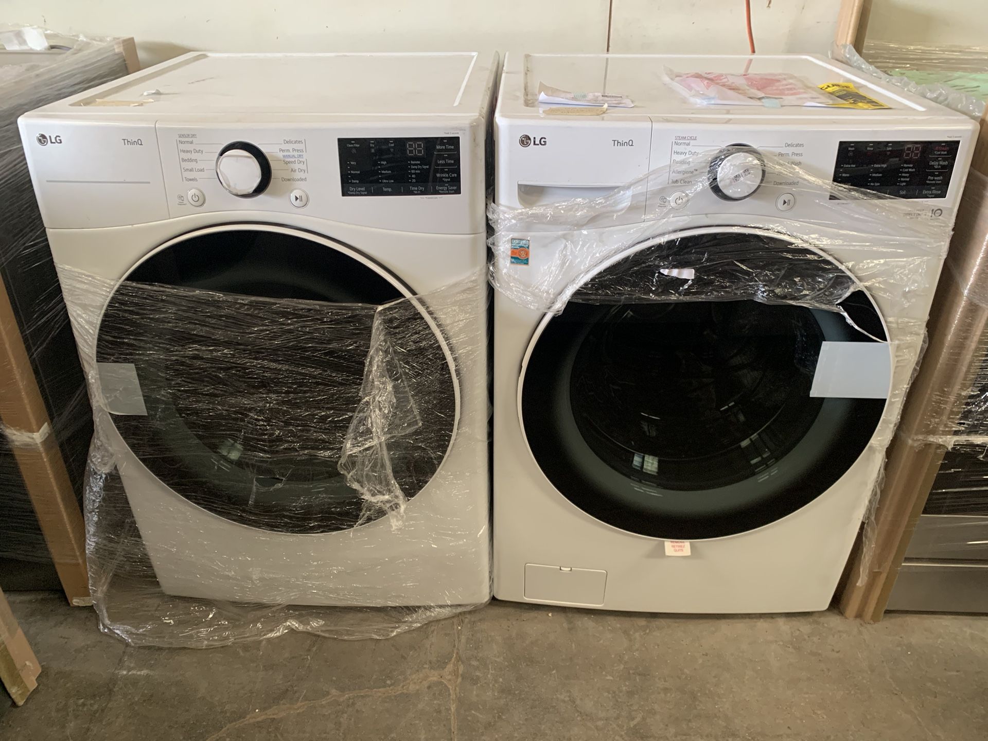 New Out Box Smart Wifi Enabled Washer/Smart Wifi Enabled Electric Dryer Set