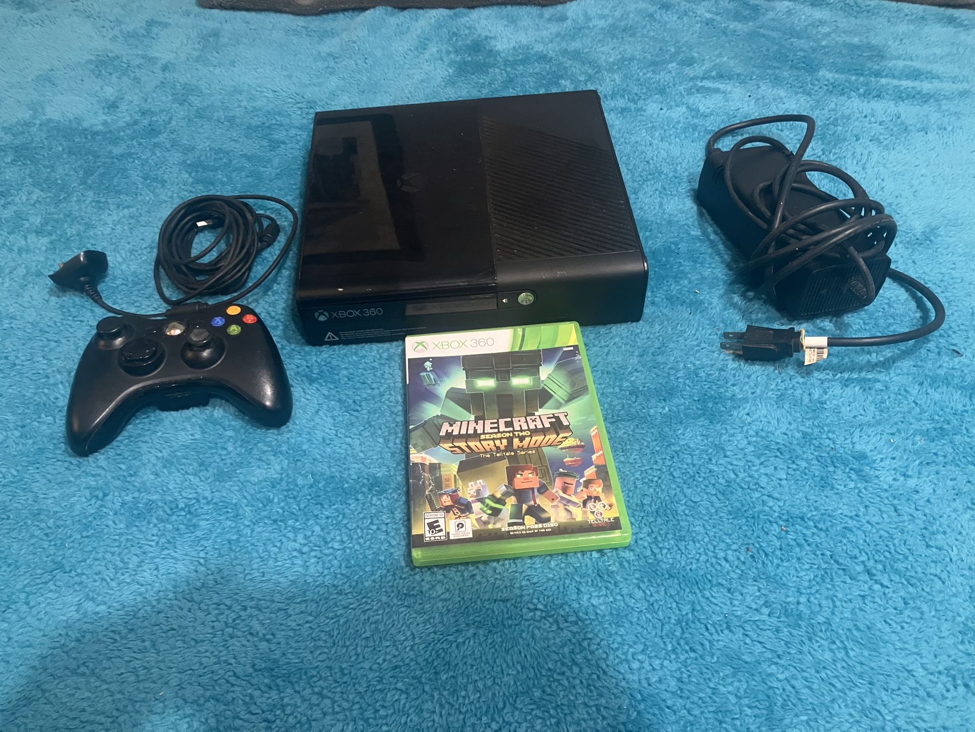 Xbox 360  Elite 250g Hard Drive with Controller and Game