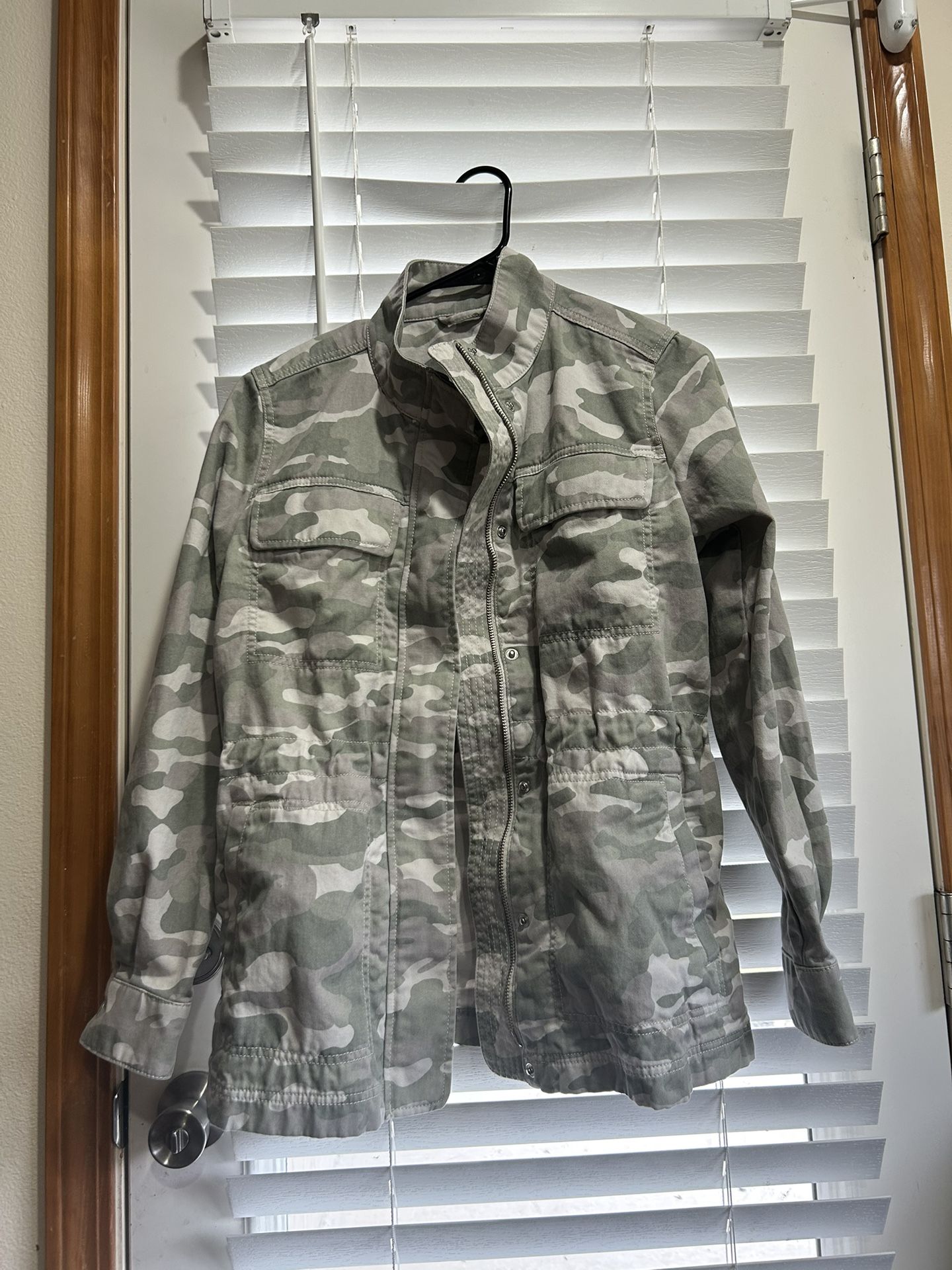 GAP Utility Camo Jacket, Camouflage, size Small, Green and Gray, Used