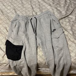 Nike Tech Pants Grey
