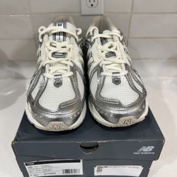 New Balance 1906R Silver Metallic Sea Salt Size 11.5